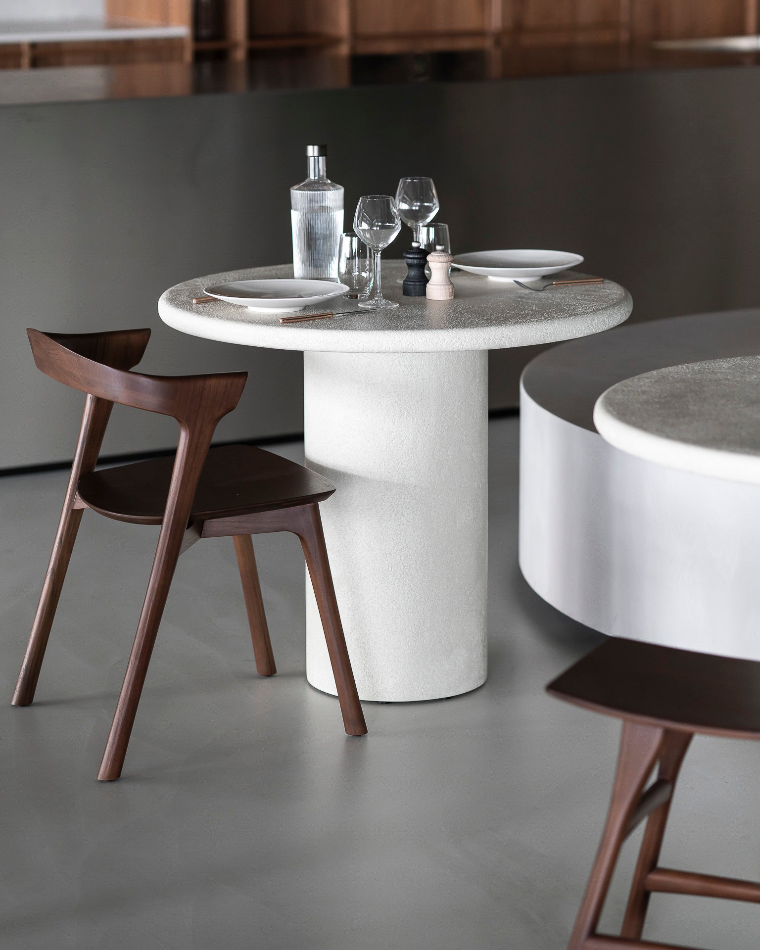 elements dining table