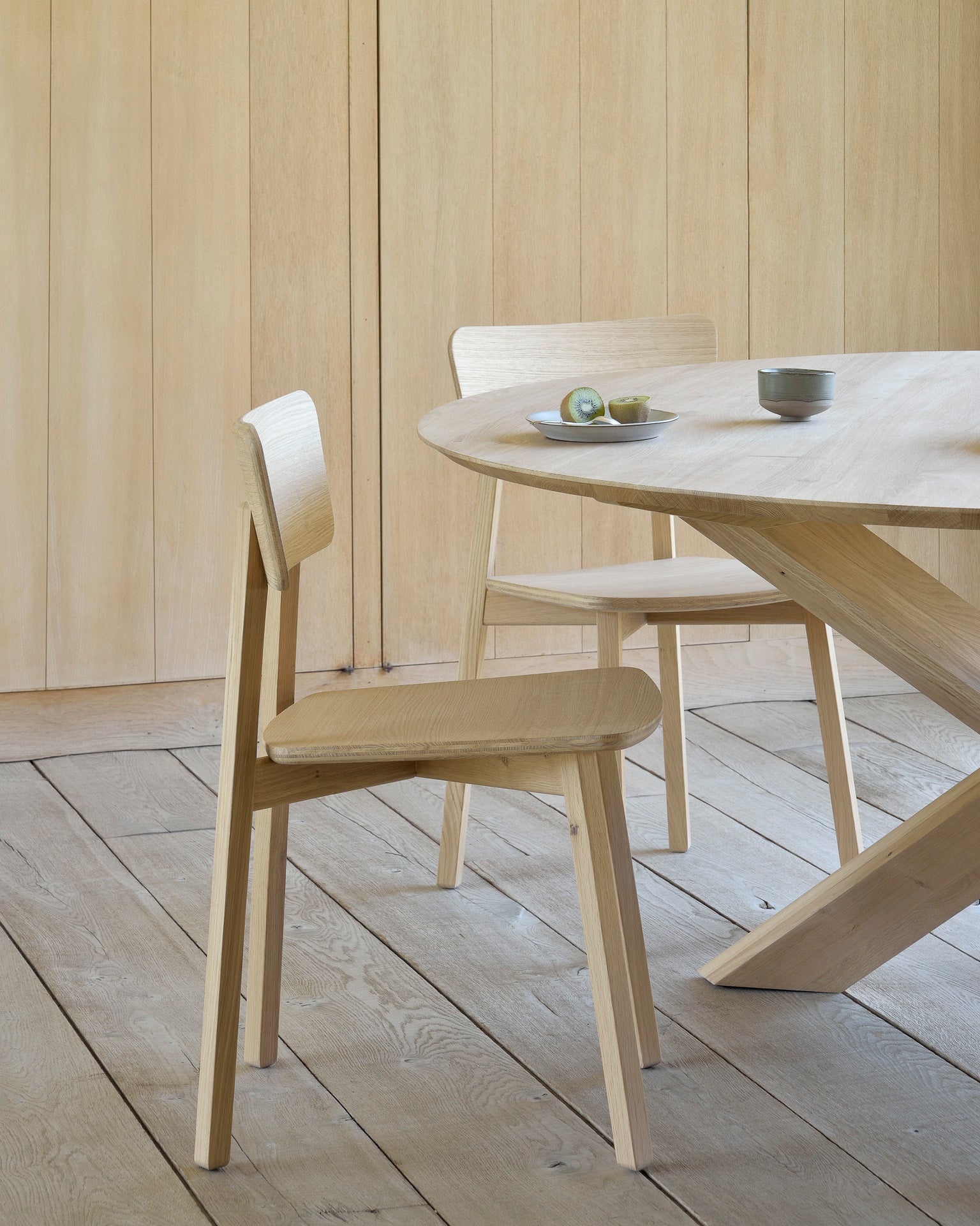 circle dining table oak circle dining table oak